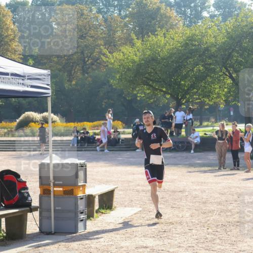 08.09.2024 - Stadtparktriathlon Luisa Fischer http://msf.ph/oto/7031454 08.09.2024 09:36:39 Ziel 86 meine-sportfotos.de