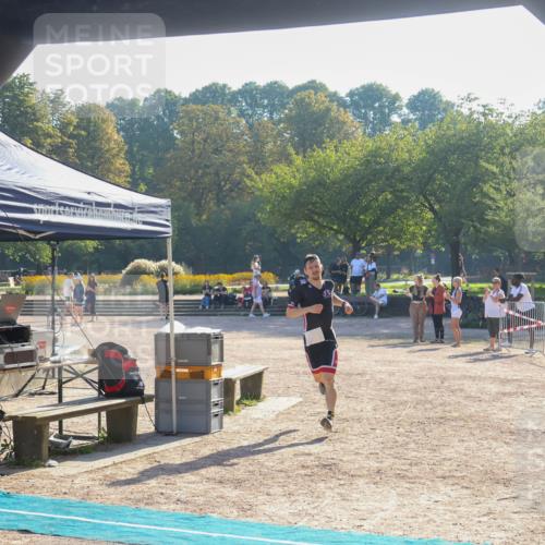 08.09.2024 - Stadtparktriathlon Luisa Fischer http://msf.ph/oto/7031456 08.09.2024 09:36:39 Ziel 86 meine-sportfotos.de