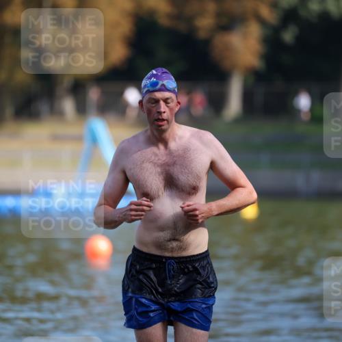 08.09.2024 - Stadtparktriathlon Michael Strokosch http://msf.ph/oto/7031461 08.09.2024 10:56:30 Schwimmen 482 meine-sportfotos.de