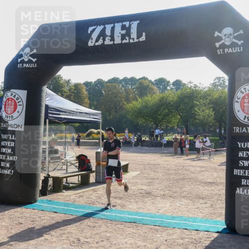08.09.2024 - Stadtparktriathlon Luisa Fischer http://msf.ph/oto/7031464 08.09.2024 09:36:40 Ziel 86 meine-sportfotos.de