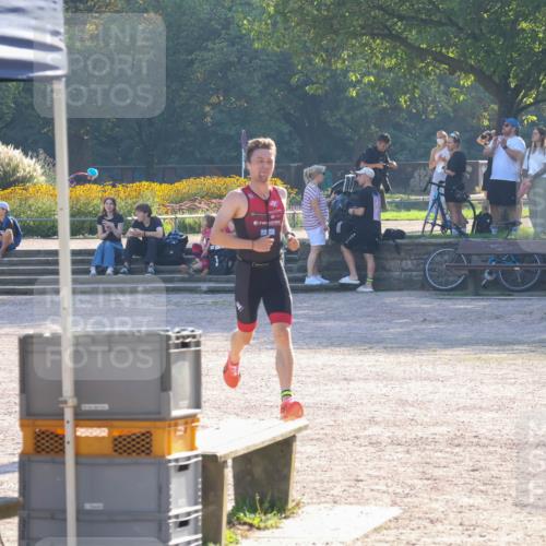 08.09.2024 - Stadtparktriathlon Luisa Fischer http://msf.ph/oto/7031466 08.09.2024 09:37:44 Ziel 33 meine-sportfotos.de