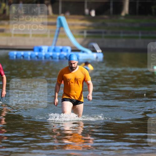 08.09.2024 - Stadtparktriathlon Michael Strokosch http://msf.ph/oto/7031478 08.09.2024 10:58:36 Schwimmen 500, 509 meine-sportfotos.de