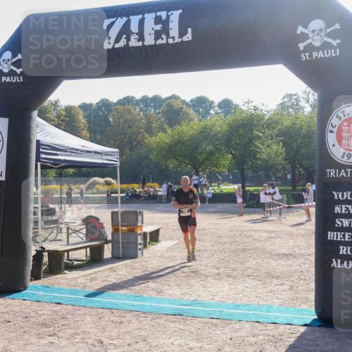 08.09.2024 - Stadtparktriathlon Luisa Fischer http://msf.ph/oto/7031526 08.09.2024 09:38:01 Ziel 19 meine-sportfotos.de