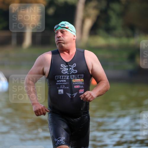 08.09.2024 - Stadtparktriathlon Michael Strokosch http://msf.ph/oto/7031539 08.09.2024 10:59:33 Schwimmen 528 meine-sportfotos.de