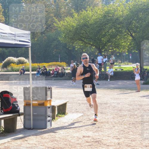 08.09.2024 - Stadtparktriathlon Luisa Fischer http://msf.ph/oto/7031561 08.09.2024 09:38:42 Ziel 51, 59 meine-sportfotos.de