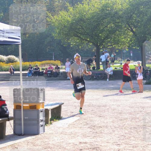 08.09.2024 - Stadtparktriathlon Luisa Fischer http://msf.ph/oto/7031630 08.09.2024 09:39:16 Ziel 48 meine-sportfotos.de