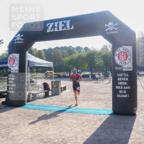 08.09.2024 - Stadtparktriathlon Luisa Fischer http://msf.ph/oto/7031703 08.09.2024 09:40:23 Ziel 37 meine-sportfotos.de
