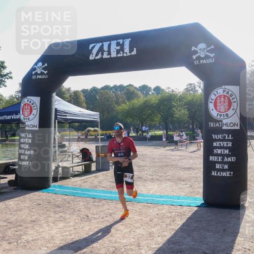 08.09.2024 - Stadtparktriathlon Luisa Fischer http://msf.ph/oto/7031707 08.09.2024 09:40:24 Ziel 37 meine-sportfotos.de