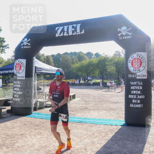 08.09.2024 - Stadtparktriathlon Luisa Fischer http://msf.ph/oto/7031709 08.09.2024 09:40:24 Ziel 37 meine-sportfotos.de