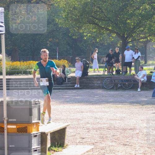 08.09.2024 - Stadtparktriathlon Luisa Fischer http://msf.ph/oto/7031712 08.09.2024 09:40:48 Ziel 66 meine-sportfotos.de