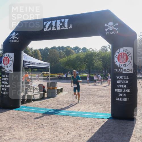 08.09.2024 - Stadtparktriathlon Luisa Fischer http://msf.ph/oto/7031727 08.09.2024 09:40:50 Ziel 66 meine-sportfotos.de