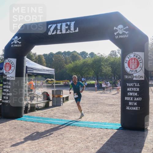 08.09.2024 - Stadtparktriathlon Luisa Fischer http://msf.ph/oto/7031731 08.09.2024 09:40:51 Ziel 66 meine-sportfotos.de