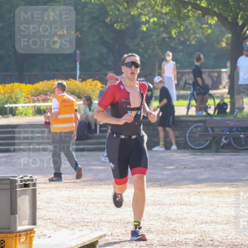 08.09.2024 - Stadtparktriathlon Luisa Fischer http://msf.ph/oto/7031739 08.09.2024 09:41:19 Ziel 39 meine-sportfotos.de