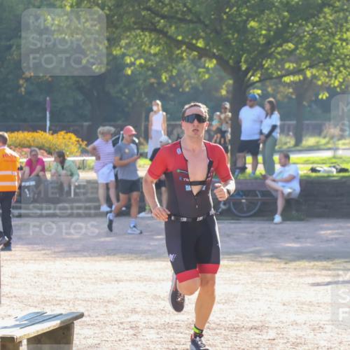 08.09.2024 - Stadtparktriathlon Luisa Fischer http://msf.ph/oto/7031744 08.09.2024 09:41:20 Ziel 39 meine-sportfotos.de