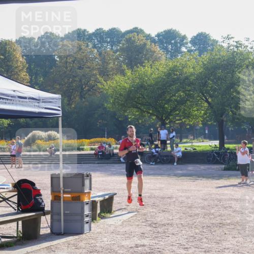 08.09.2024 - Stadtparktriathlon Luisa Fischer http://msf.ph/oto/7031798 08.09.2024 09:41:38 Ziel 29, 41 meine-sportfotos.de