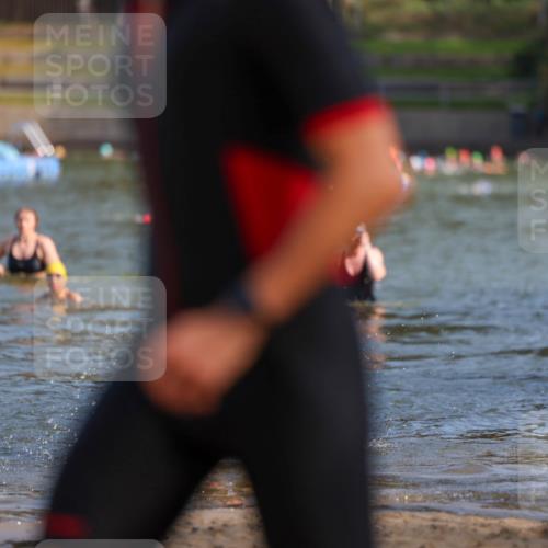 08.09.2024 - Stadtparktriathlon Michael Strokosch http://msf.ph/oto/7031811 08.09.2024 11:12:23 Schwimmen 624 meine-sportfotos.de