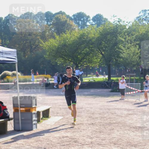 08.09.2024 - Stadtparktriathlon Luisa Fischer http://msf.ph/oto/7031868 08.09.2024 09:42:21 Ziel 75 meine-sportfotos.de