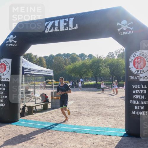 08.09.2024 - Stadtparktriathlon Luisa Fischer http://msf.ph/oto/7031873 08.09.2024 09:42:22 Ziel 75 meine-sportfotos.de