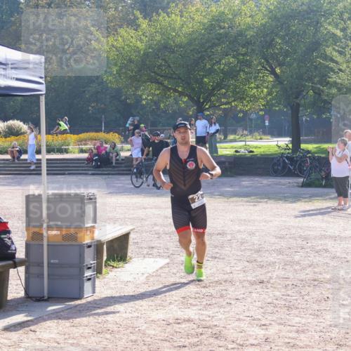 08.09.2024 - Stadtparktriathlon Luisa Fischer http://msf.ph/oto/7031881 08.09.2024 09:42:28 Ziel 22, 40, 75 meine-sportfotos.de