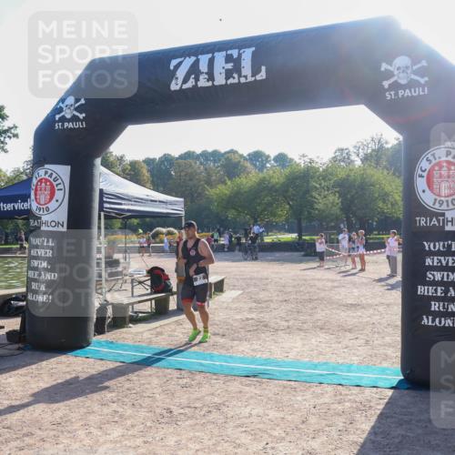 08.09.2024 - Stadtparktriathlon Luisa Fischer http://msf.ph/oto/7031886 08.09.2024 09:42:30 Ziel 22, 32, 40 meine-sportfotos.de