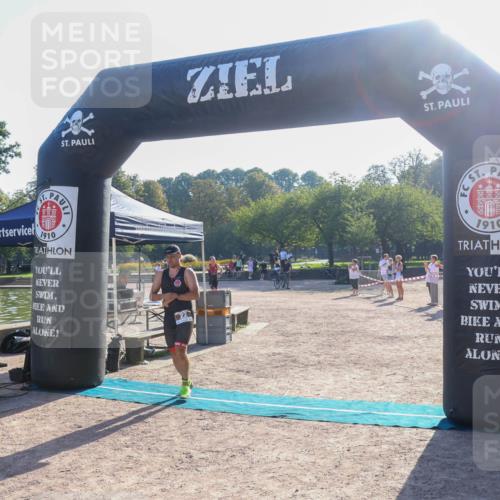 08.09.2024 - Stadtparktriathlon Luisa Fischer http://msf.ph/oto/7031888 08.09.2024 09:42:30 Ziel 22, 32, 40 meine-sportfotos.de