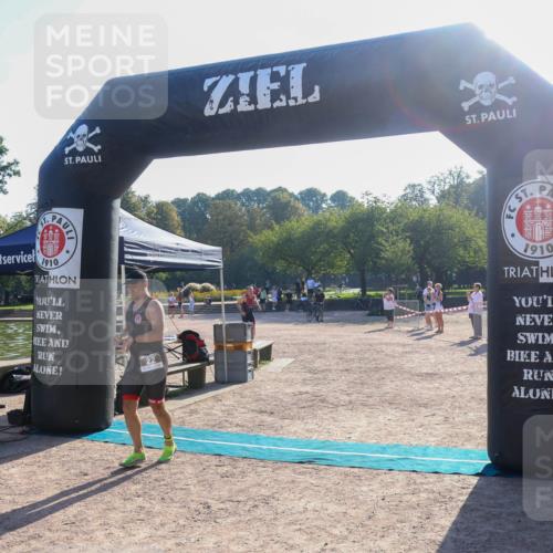 08.09.2024 - Stadtparktriathlon Luisa Fischer http://msf.ph/oto/7031891 08.09.2024 09:42:30 Ziel 22, 32, 40 meine-sportfotos.de