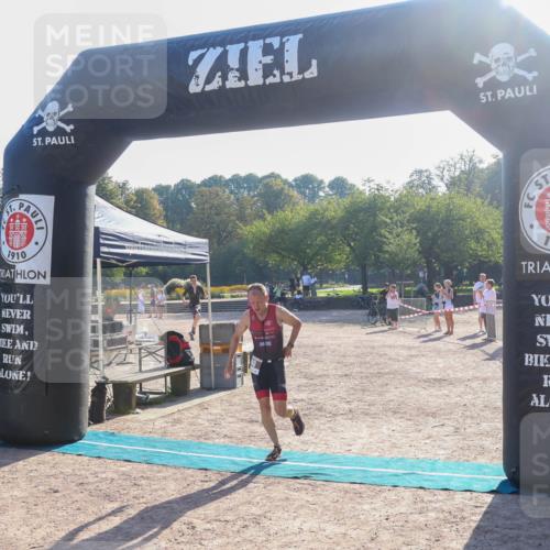08.09.2024 - Stadtparktriathlon Luisa Fischer http://msf.ph/oto/7031904 08.09.2024 09:42:34 Ziel 22, 32, 40 meine-sportfotos.de