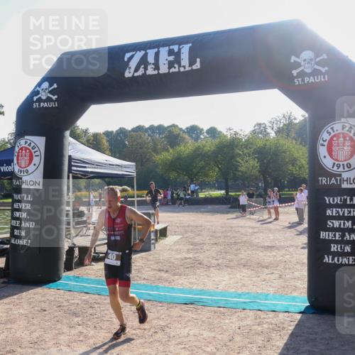 08.09.2024 - Stadtparktriathlon Luisa Fischer http://msf.ph/oto/7031908 08.09.2024 09:42:34 Ziel 22, 32, 40 meine-sportfotos.de