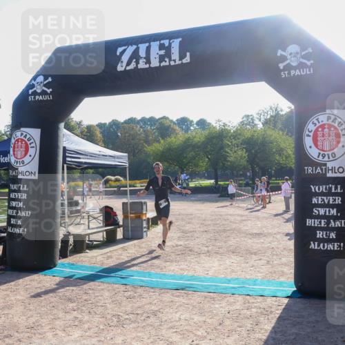 08.09.2024 - Stadtparktriathlon Luisa Fischer http://msf.ph/oto/7031916 08.09.2024 09:42:36 Ziel 22, 32, 40 meine-sportfotos.de