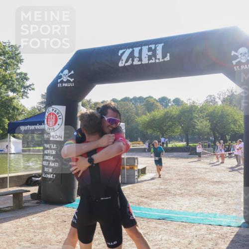 08.09.2024 - Stadtparktriathlon Luisa Fischer http://msf.ph/oto/7031983 08.09.2024 09:43:15 Ziel 21, 27, 63 meine-sportfotos.de