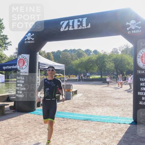 08.09.2024 - Stadtparktriathlon Luisa Fischer http://msf.ph/oto/7032003 08.09.2024 09:43:24 Ziel 80 meine-sportfotos.de
