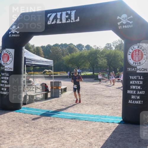 08.09.2024 - Stadtparktriathlon Luisa Fischer http://msf.ph/oto/7032010 08.09.2024 09:43:43 Ziel 25 meine-sportfotos.de