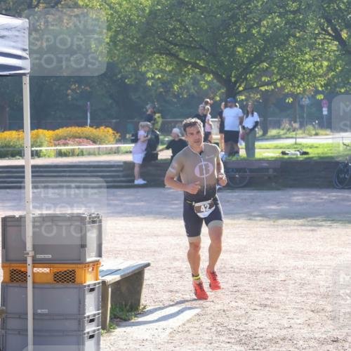 08.09.2024 - Stadtparktriathlon Luisa Fischer http://msf.ph/oto/7032022 08.09.2024 09:43:52 Ziel 42 meine-sportfotos.de