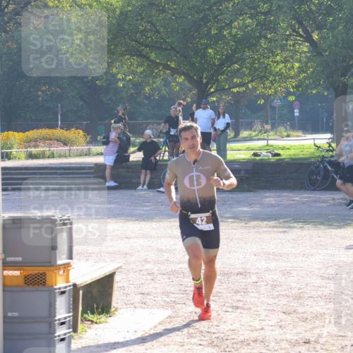 08.09.2024 - Stadtparktriathlon Luisa Fischer http://msf.ph/oto/7032025 08.09.2024 09:43:52 Ziel 42 meine-sportfotos.de