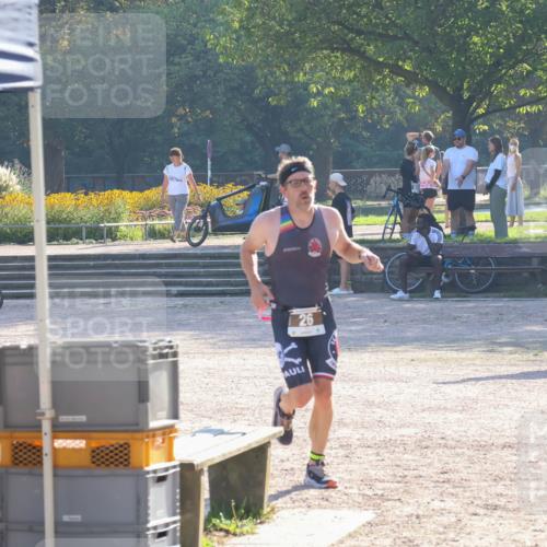 08.09.2024 - Stadtparktriathlon Luisa Fischer http://msf.ph/oto/7032041 08.09.2024 09:44:12 Ziel 26 meine-sportfotos.de
