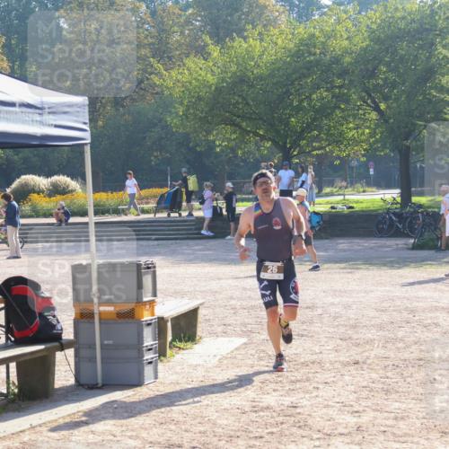 08.09.2024 - Stadtparktriathlon Luisa Fischer http://msf.ph/oto/7032047 08.09.2024 09:44:13 Ziel 26 meine-sportfotos.de