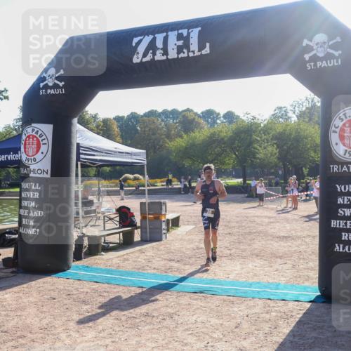 08.09.2024 - Stadtparktriathlon Luisa Fischer http://msf.ph/oto/7032051 08.09.2024 09:44:14 Ziel 26 meine-sportfotos.de