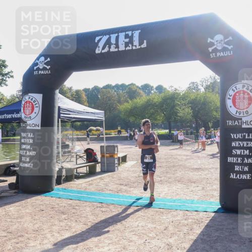 08.09.2024 - Stadtparktriathlon Luisa Fischer http://msf.ph/oto/7032056 08.09.2024 09:44:15 Ziel 26 meine-sportfotos.de