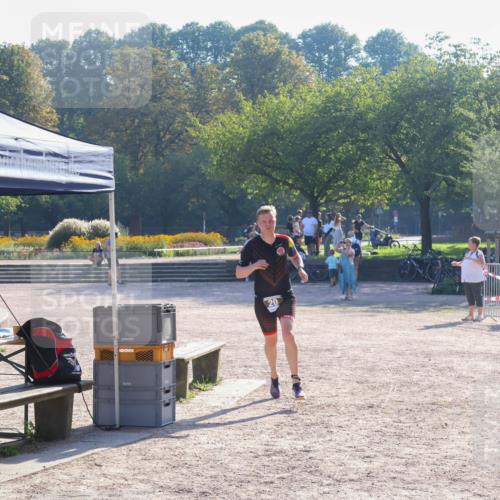 08.09.2024 - Stadtparktriathlon Luisa Fischer http://msf.ph/oto/7032076 08.09.2024 09:44:31 Ziel 20, 56 meine-sportfotos.de
