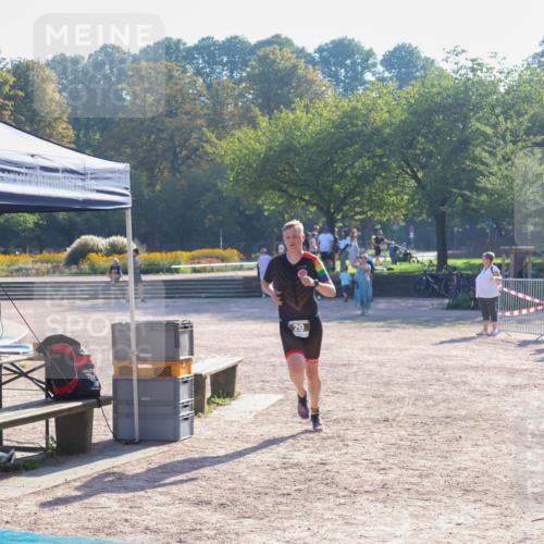08.09.2024 - Stadtparktriathlon Luisa Fischer http://msf.ph/oto/7032078 08.09.2024 09:44:31 Ziel 20, 56 meine-sportfotos.de