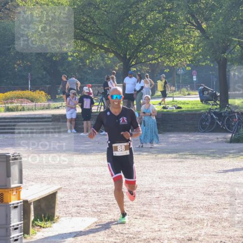 08.09.2024 - Stadtparktriathlon Luisa Fischer http://msf.ph/oto/7032089 08.09.2024 09:44:45 Ziel 88 meine-sportfotos.de