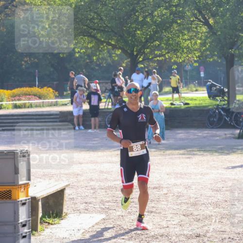 08.09.2024 - Stadtparktriathlon Luisa Fischer http://msf.ph/oto/7032091 08.09.2024 09:44:46 Ziel 88 meine-sportfotos.de