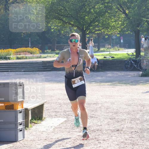 08.09.2024 - Stadtparktriathlon Luisa Fischer http://msf.ph/oto/7032142 08.09.2024 09:46:09 Ziel 45 meine-sportfotos.de