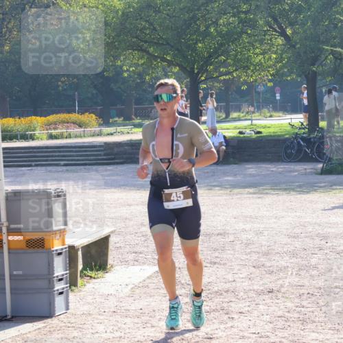 08.09.2024 - Stadtparktriathlon Luisa Fischer http://msf.ph/oto/7032144 08.09.2024 09:46:09 Ziel 45 meine-sportfotos.de