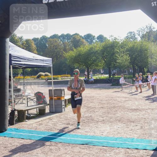 08.09.2024 - Stadtparktriathlon Luisa Fischer http://msf.ph/oto/7032146 08.09.2024 09:46:10 Ziel 45 meine-sportfotos.de