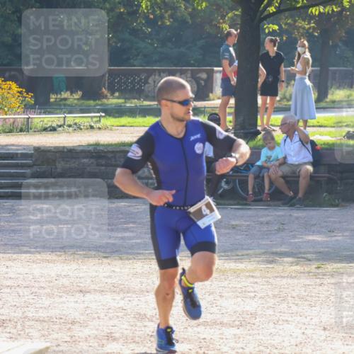 08.09.2024 - Stadtparktriathlon Luisa Fischer http://msf.ph/oto/7032157 08.09.2024 09:46:23 Ziel 4 meine-sportfotos.de
