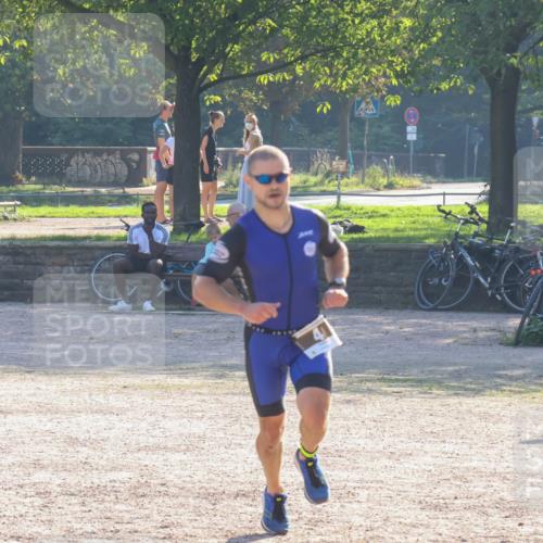 08.09.2024 - Stadtparktriathlon Luisa Fischer http://msf.ph/oto/7032161 08.09.2024 09:46:23 Ziel 4 meine-sportfotos.de