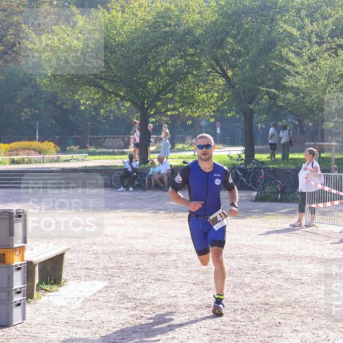 08.09.2024 - Stadtparktriathlon Luisa Fischer http://msf.ph/oto/7032165 08.09.2024 09:46:24 Ziel 4 meine-sportfotos.de