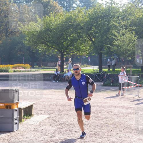 08.09.2024 - Stadtparktriathlon Luisa Fischer http://msf.ph/oto/7032167 08.09.2024 09:46:25 Ziel 4 meine-sportfotos.de