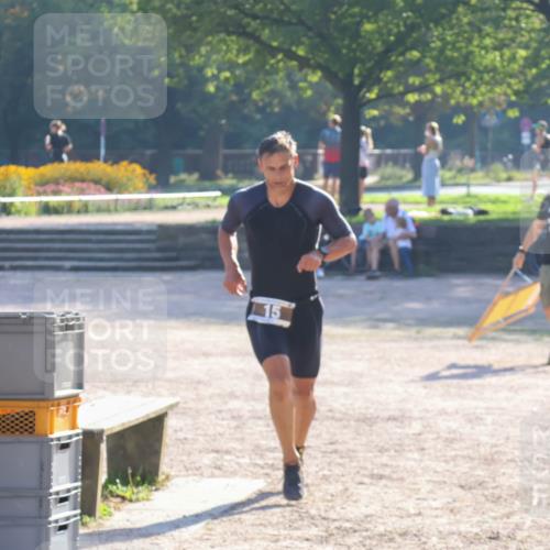 08.09.2024 - Stadtparktriathlon Luisa Fischer http://msf.ph/oto/7032178 08.09.2024 09:46:42 Ziel 15 meine-sportfotos.de